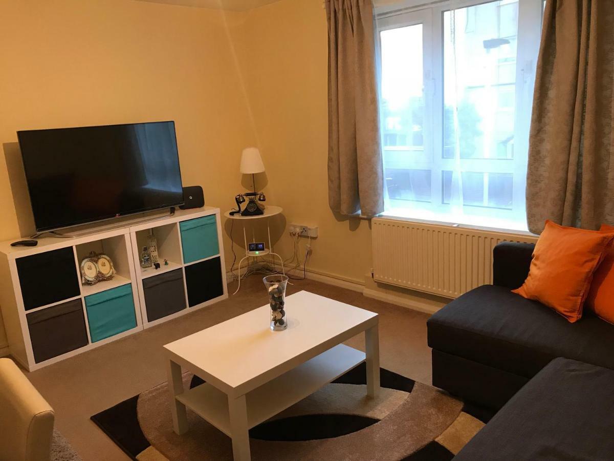 Cozy Apartment In Stratford From 18 Minutes To Central Лондон Екстериор снимка