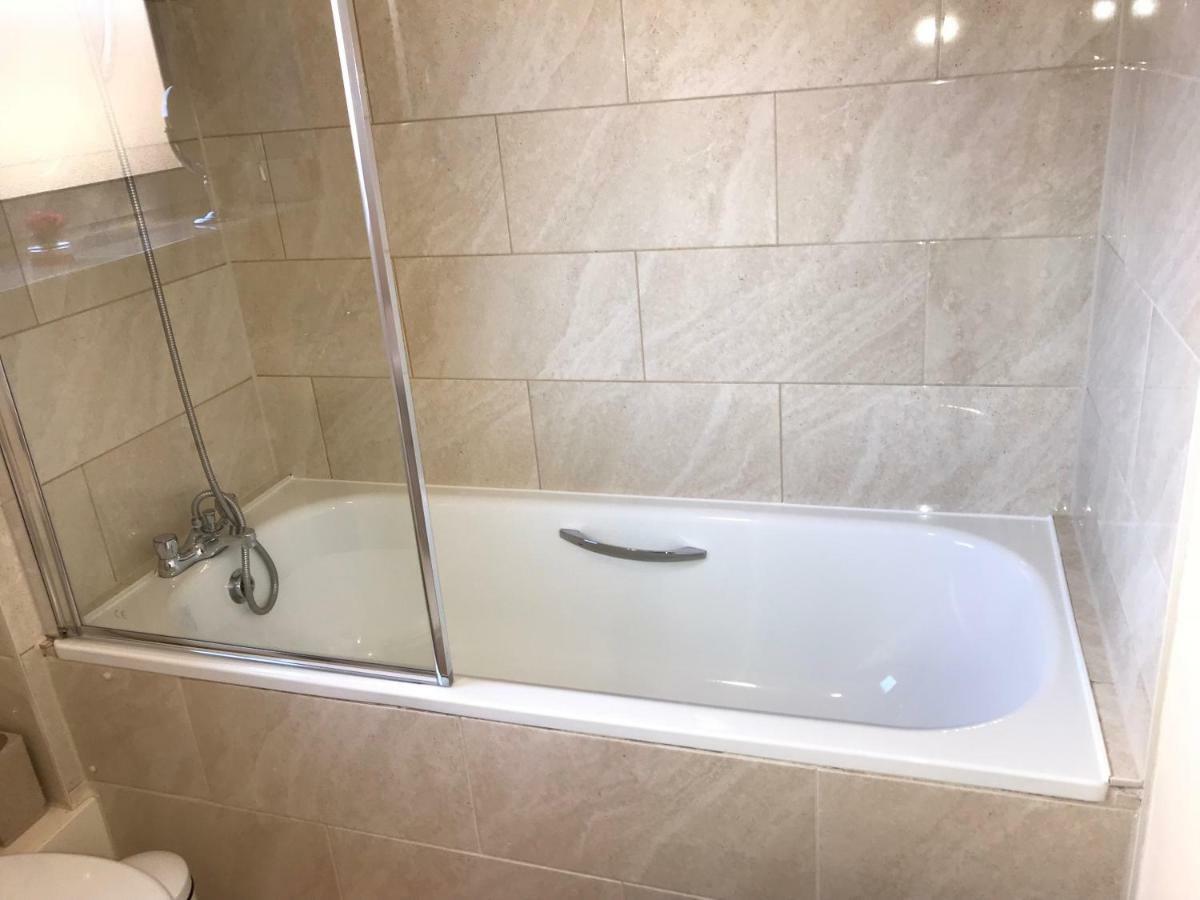 Cozy Apartment In Stratford From 18 Minutes To Central Лондон Екстериор снимка