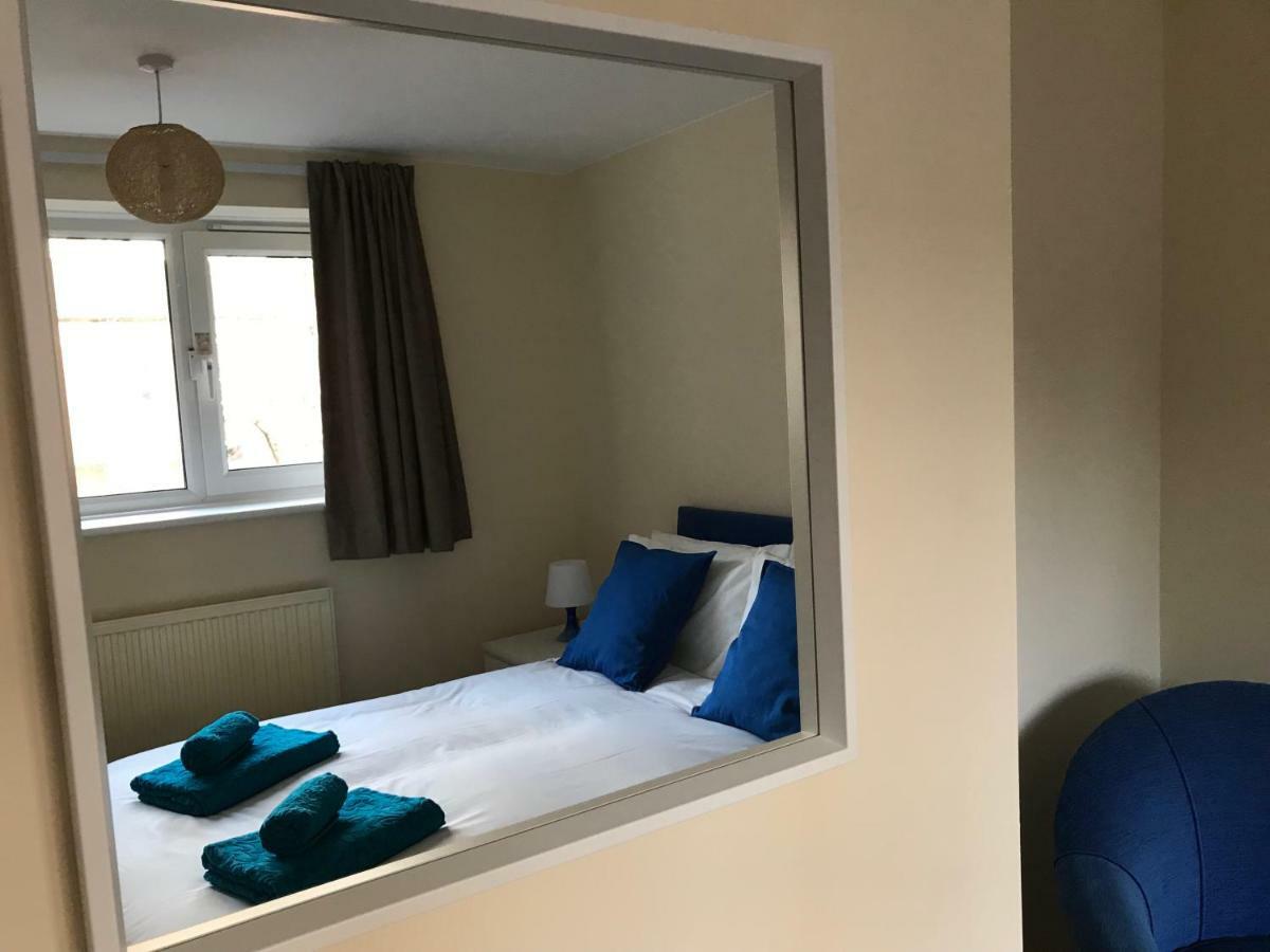 Cozy Apartment In Stratford From 18 Minutes To Central Лондон Екстериор снимка