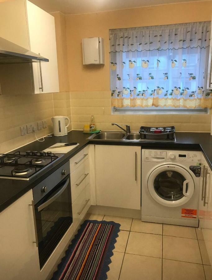 Cozy Apartment In Stratford From 18 Minutes To Central Лондон Екстериор снимка